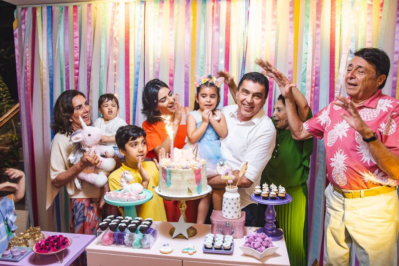 Sophia Party - Herdeira de Maryanna Canamary e Idezio Rolim, Sophia sopra sua quarta velinha