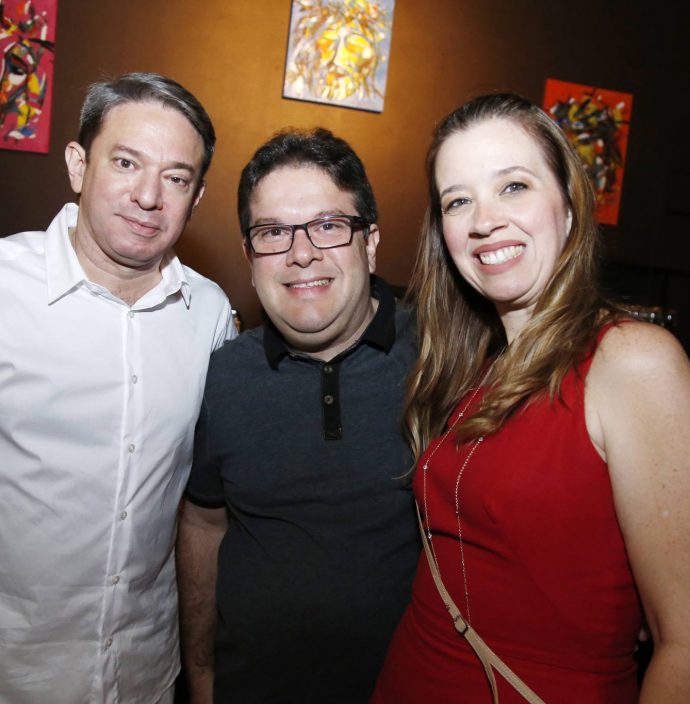 Paulo, Chico E Marina Vale