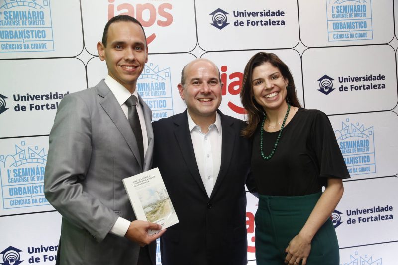 Cidade e Governança - Pedro Rocha Neto pilota lançamento de livro na Universidade de Fortaleza