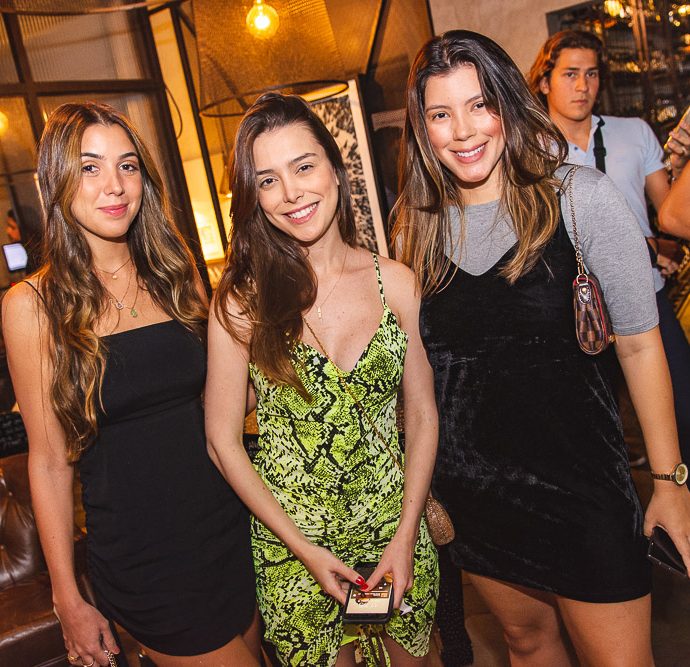 Sara Rosita, Camila Melo E Marcela Romcy