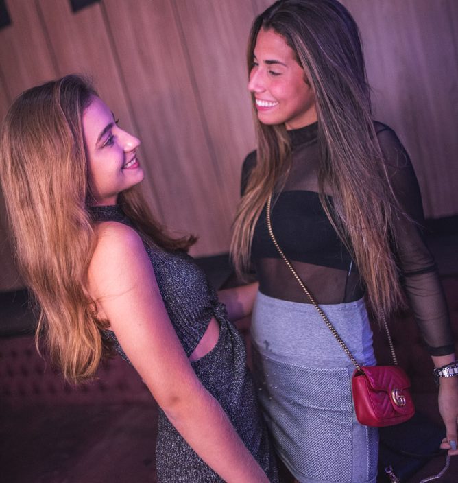 Tais Paraiba E Livia Capanema 