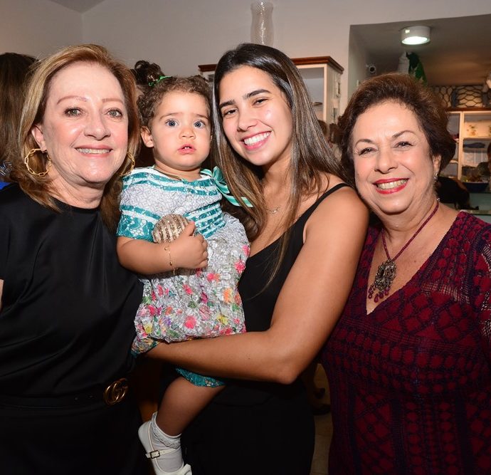 Tania Teixeira, Maria Vitória E Suzana Geleilate, Júlia Philomeno 