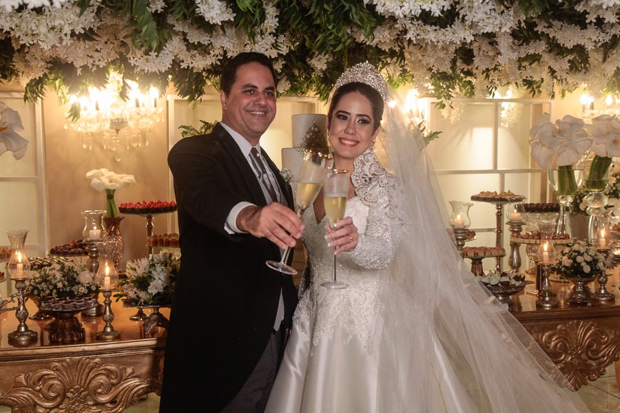 Chic e intimista. Foi assim a troca de alianças de Ana Luiza Madeiro Cruz e Carabed Alberto