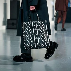 3valentino Menswear Fw20 Paris 43125 1579111404