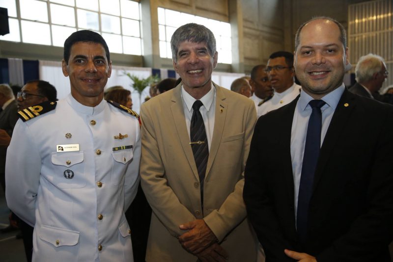 Troca de comando - Madson Cardoso Santana transmite cargo ao Capitão de Mar e Guerra Ricardo Barillo Cruz