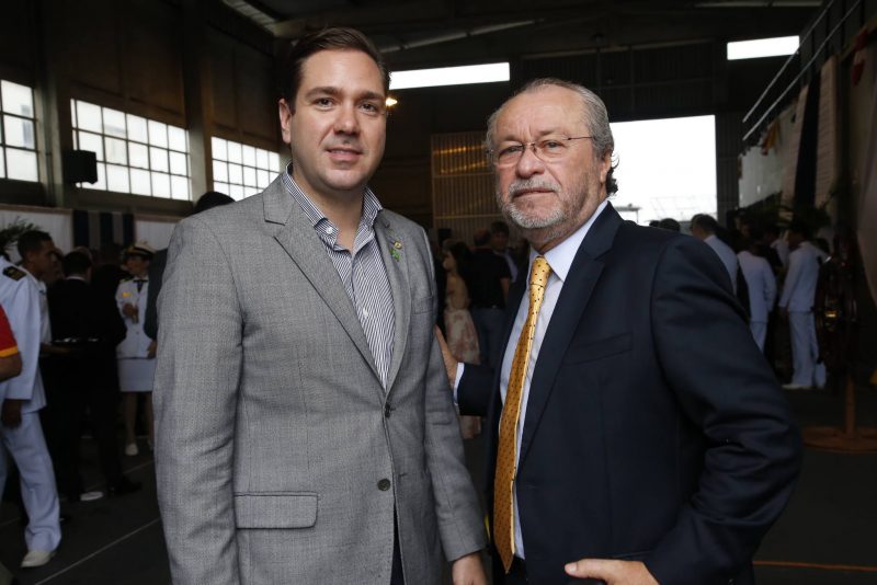 Troca de comando - Madson Cardoso Santana transmite cargo ao Capitão de Mar e Guerra Ricardo Barillo Cruz