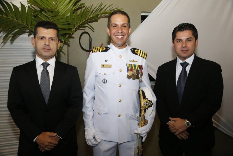 Troca de comando - Madson Cardoso Santana transmite cargo ao Capitão de Mar e Guerra Ricardo Barillo Cruz