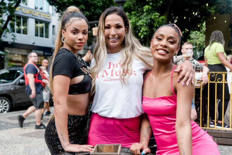 30 Anos na Melhor Vibração - José Victor Oliva pilota o lançamento da 30ª edição do Camarote CarnaUOL Nº1