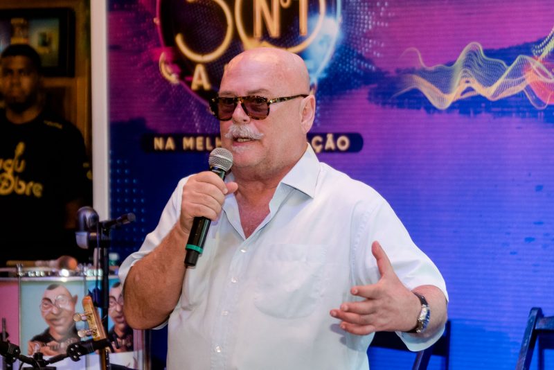 30 Anos na Melhor Vibração - José Victor Oliva pilota o lançamento da 30ª edição do Camarote CarnaUOL Nº1