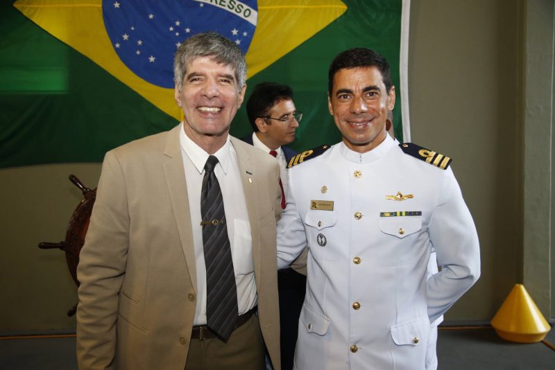 Troca de comando - Madson Cardoso Santana transmite cargo ao Capitão de Mar e Guerra Ricardo Barillo Cruz