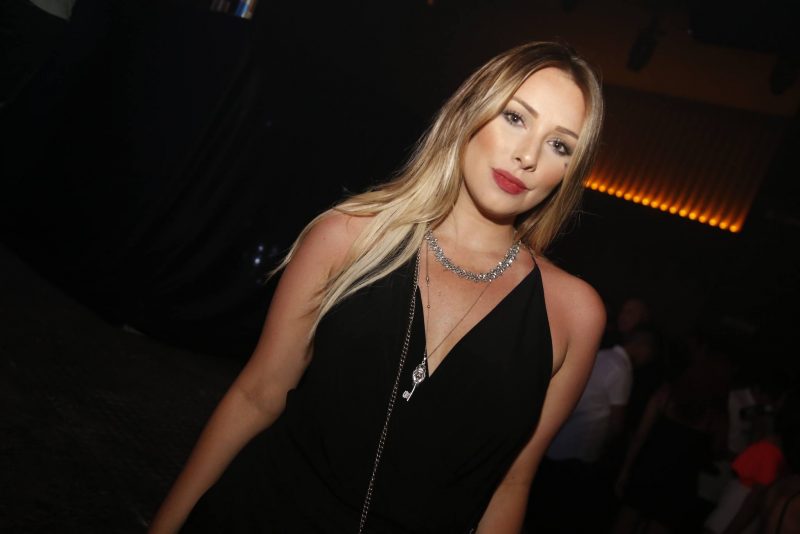 Hot, hot, hot - Marília Recamonde brilha mais que um diamante na pista da Living