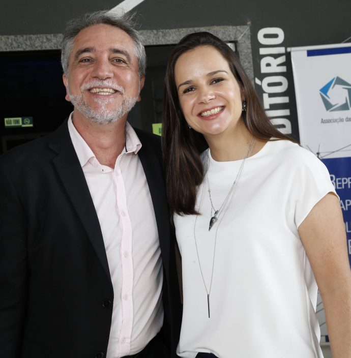 Mauro Costa E Cristiane Perez