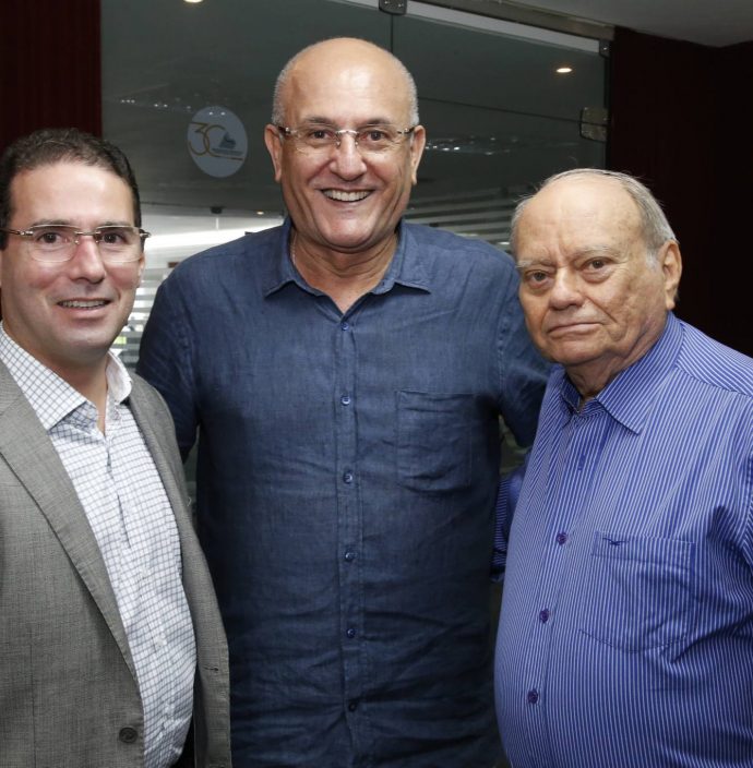 Roberto Araujo, Rodrigues Junior E Claudio Carneiro