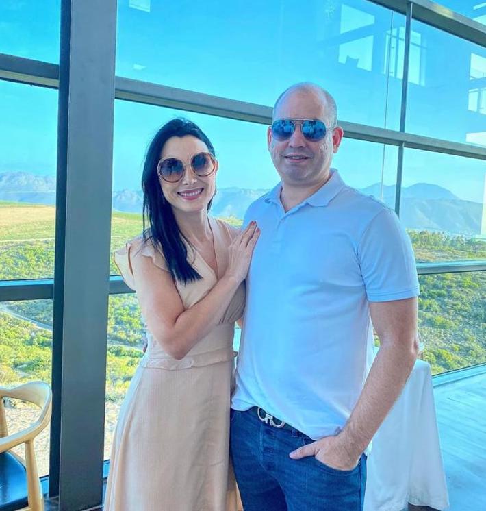Danielle Studart e André Linheiro exploram a Rota dos Vinhos na África do Sul