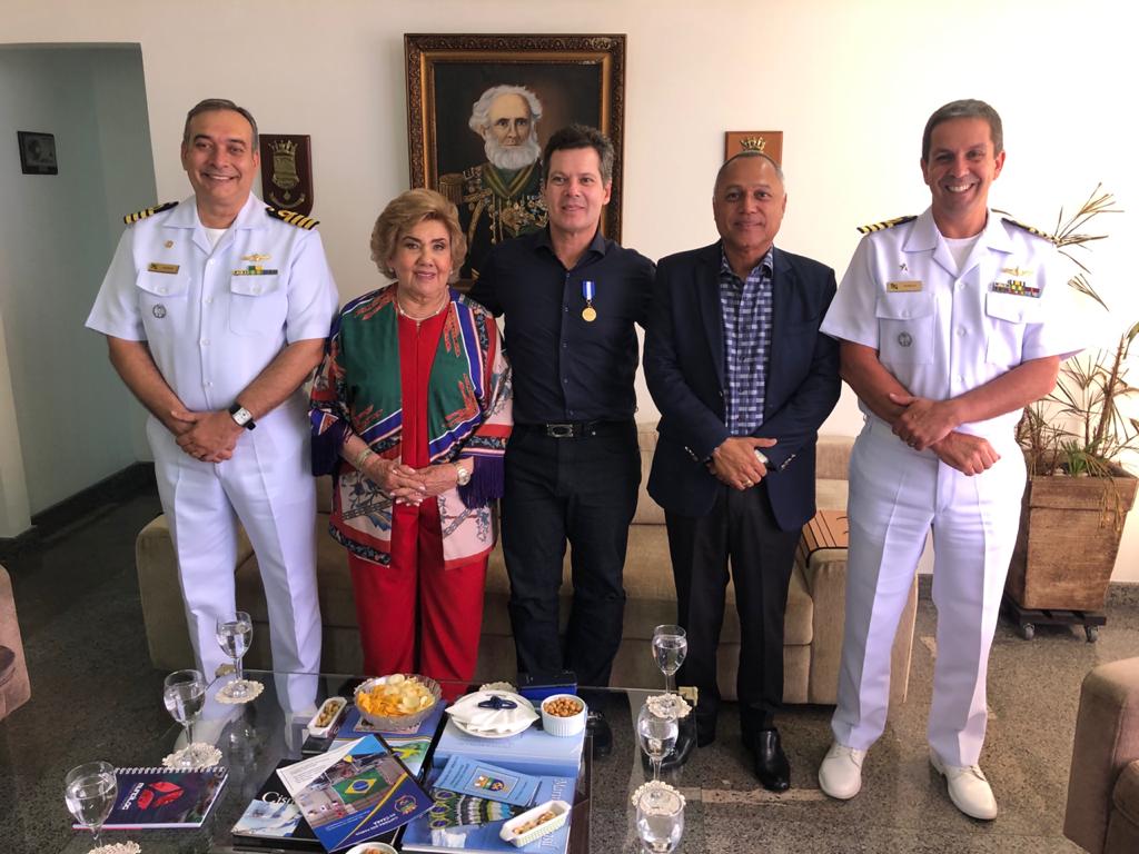 Cláudio Dias Branco é agraciado com a Medalha Amigos da Marinha