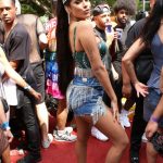 3271180 Pocah Apostou No Shortinho Jeans Amplo C 950x0 1