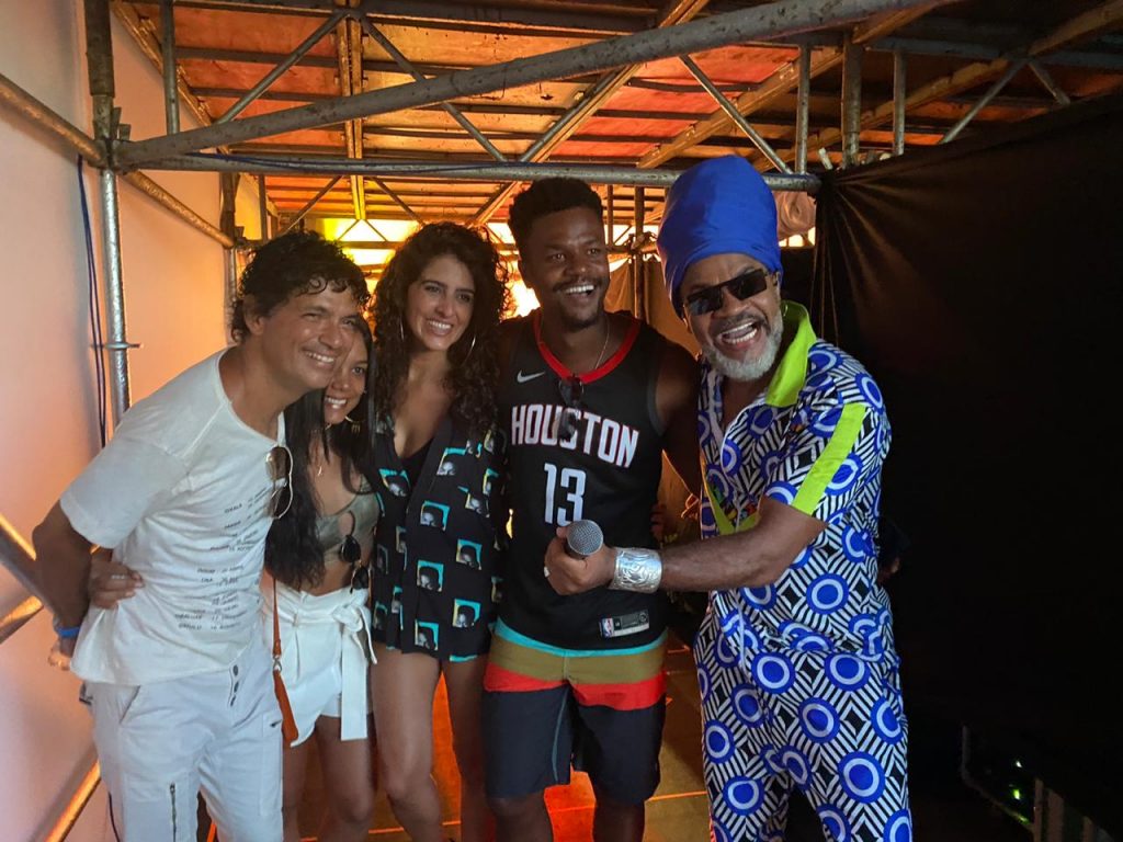 ator David Junior e Carlinhos Brown