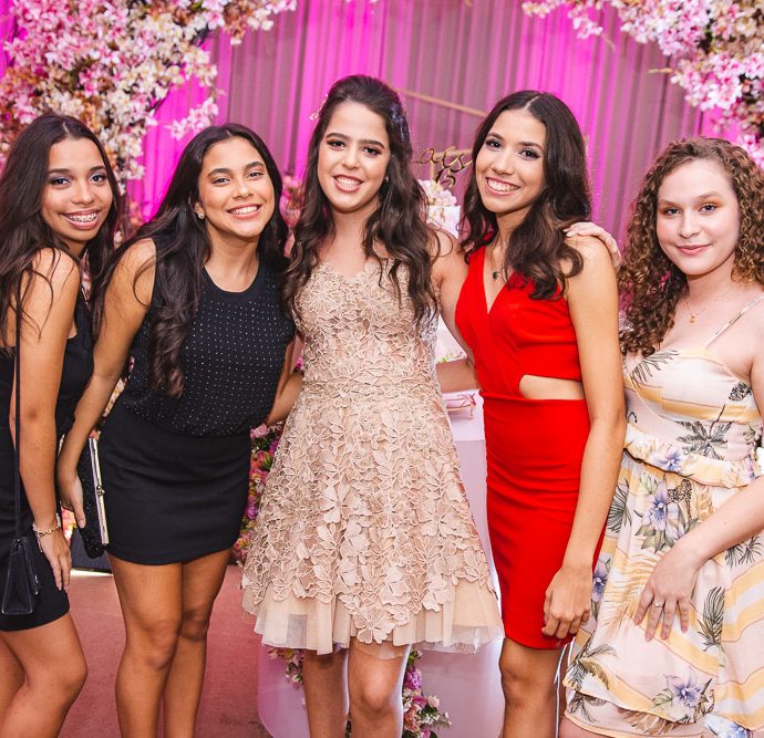 Amanda Sousa, Lara Jorge, Lais Cabral, Julia Cabral E Giulia Bueno 