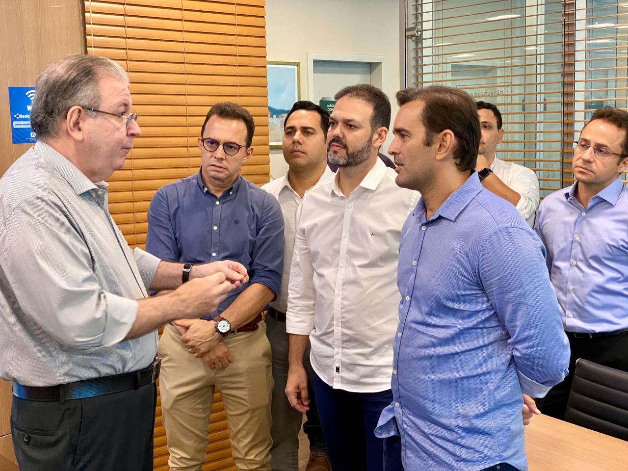 Presidente do Grupo Edson Queiroz, Abelardo Rocha é recebido no Observatório da Indústria