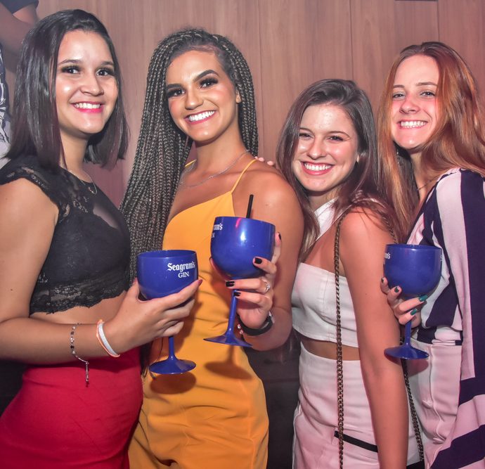 Camille Veloso, Julia Fernandes, Mariana Fontenele E Ana Louise