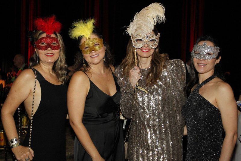 Baile de Máscaras - Com show de Diogo Nogueira, Bal Masqué movimenta o Marina Park Hotel