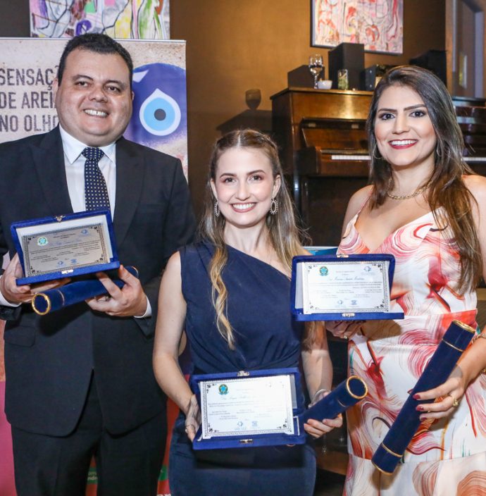 Felipe Queiroz, Anyssa Montenegro E Mariana Studart