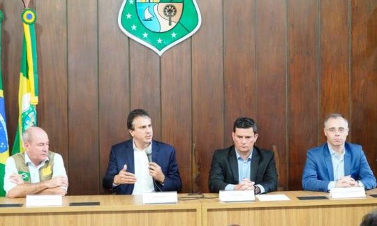 Camilo recebe ministros e afirma que “ninguém está acima da lei” Camilo recebe ministros e afirma que “ninguém está acima da lei”