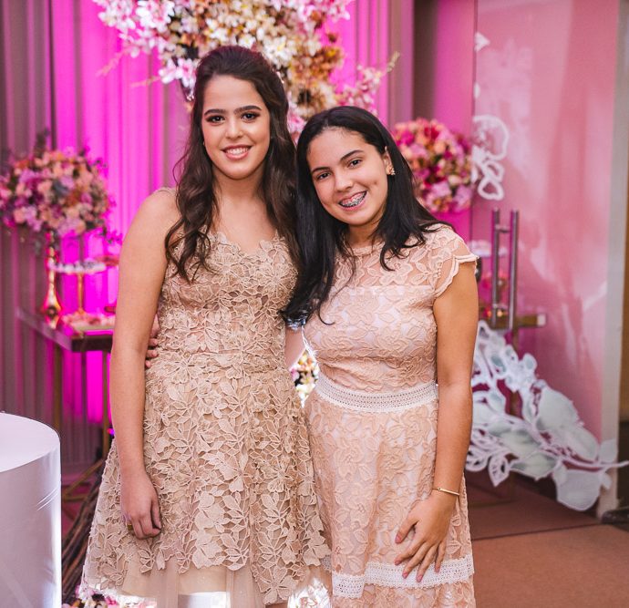 Lais Cabral E Maria Eduarda Oliveira