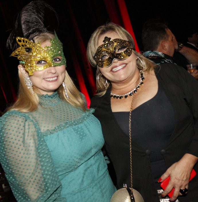 Linda Nunes E Thea Moreira