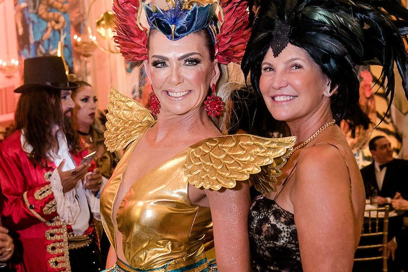 Carnaval do Rio - Rainha Camila Queiroz brilha mais que um diamante no Baile do Copa 2020