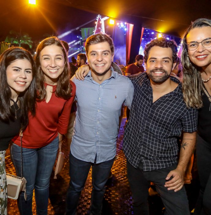 Paula Rodrigues, Natalia Resende, Vitor Galego, Davi Monteiro E Fernanda Raisamba