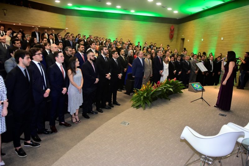 Gestão 2020 - Valdemir Alves assume o comando da AJE Fortaleza em prestigiada solenidade na FIEC