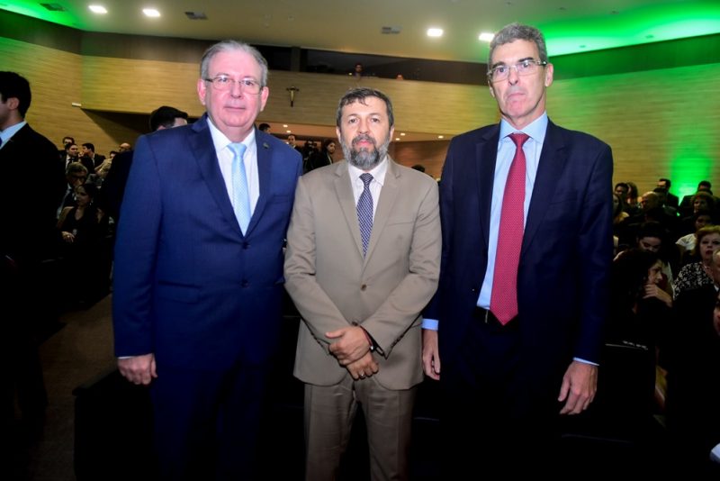 Gestão 2020 - Valdemir Alves assume o comando da AJE Fortaleza em prestigiada solenidade na FIEC