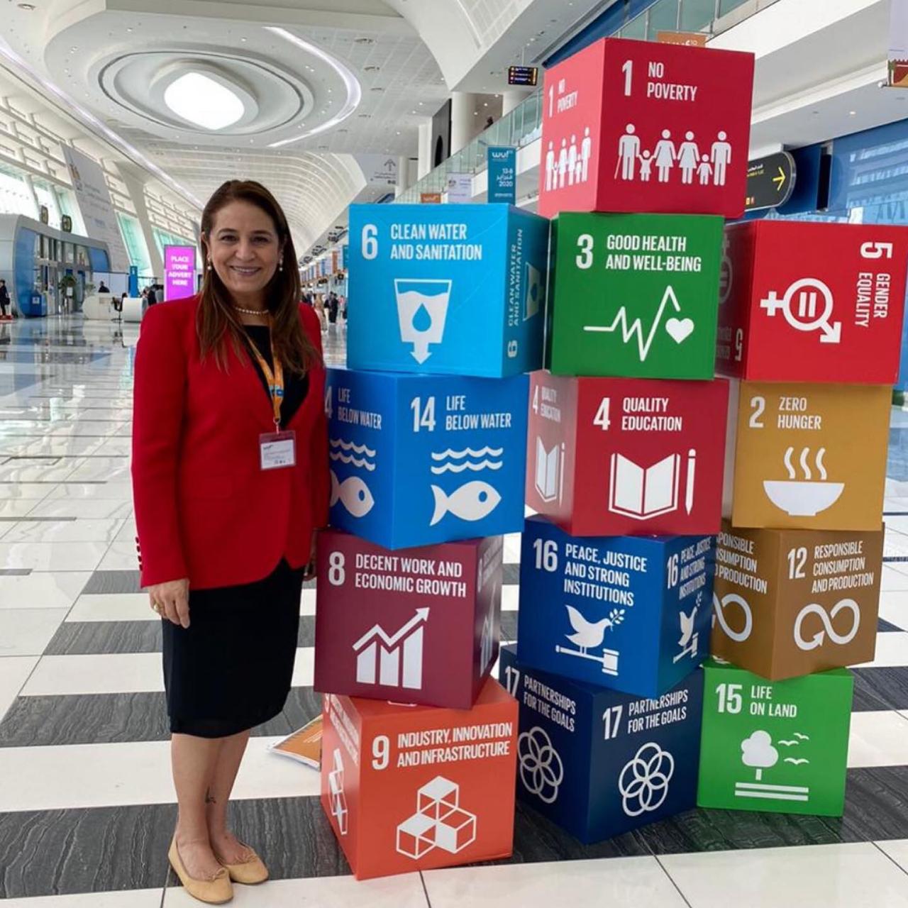 Patrícia Macêdo apresenta os resultados do “Acesso Mais Seguro” durante fórum em Abu Dhabi