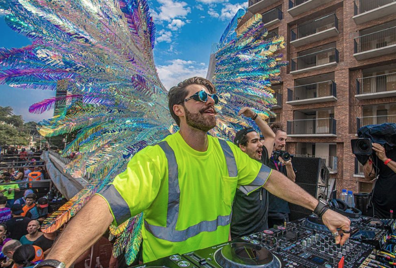 Com um mix de música clássica, eletrônica e funk, Alok lança clipe de “Symphonia”