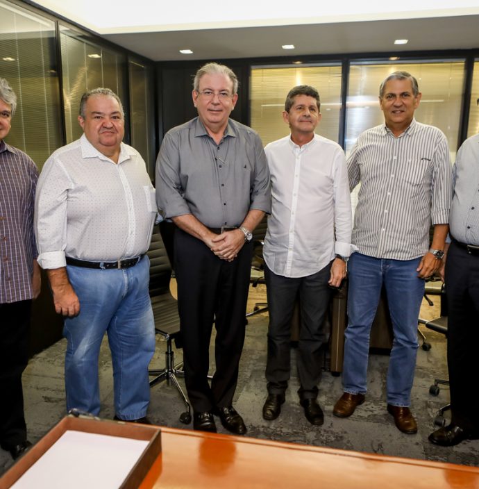 Chico Esteves, Marcos Soares, Ricardo Cavalcante, Agostinho Alcantara, Paulo Gurgel E Carlos Prado 