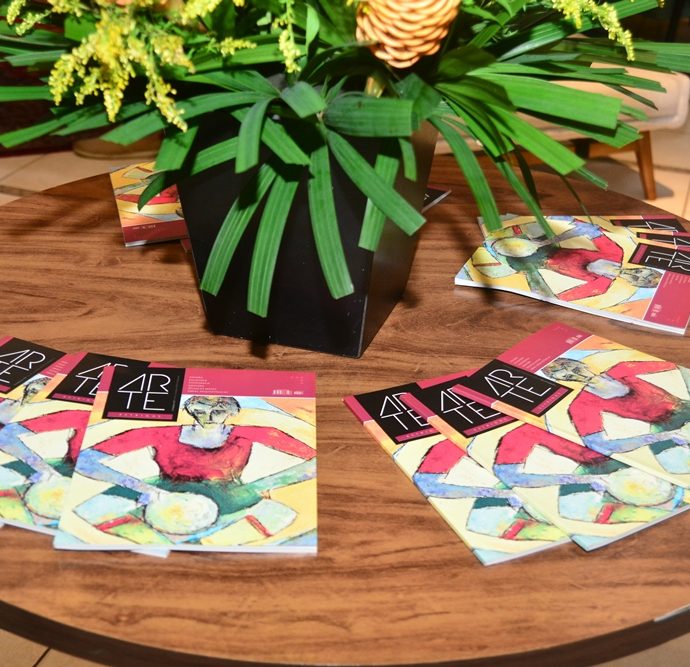 Exposição Sustenta Fé Por Adriano Paz 