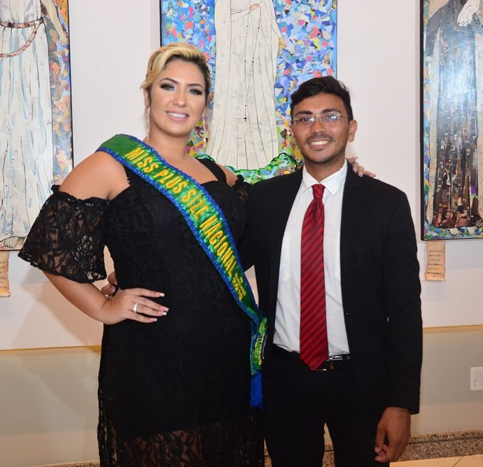 Ludi Holanda E Adriano Paz