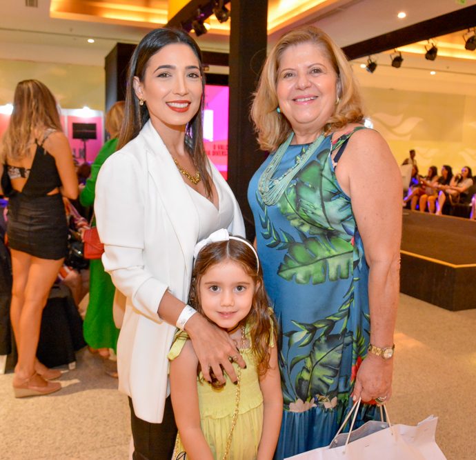 Renata, Valentina E Isabel Marinho