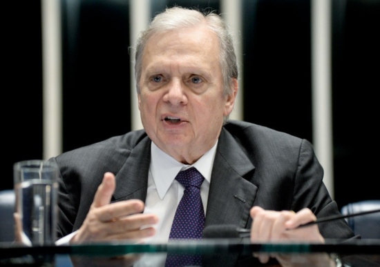 Tasso Jereissati apoia Alcolumbre no repúdio ao pronunciamento de Bolsonaro