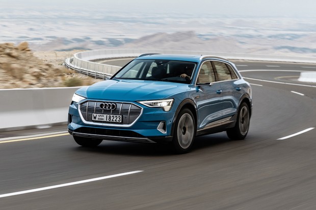 E-tron à solta: carro 100% elétrico da Audi à venda