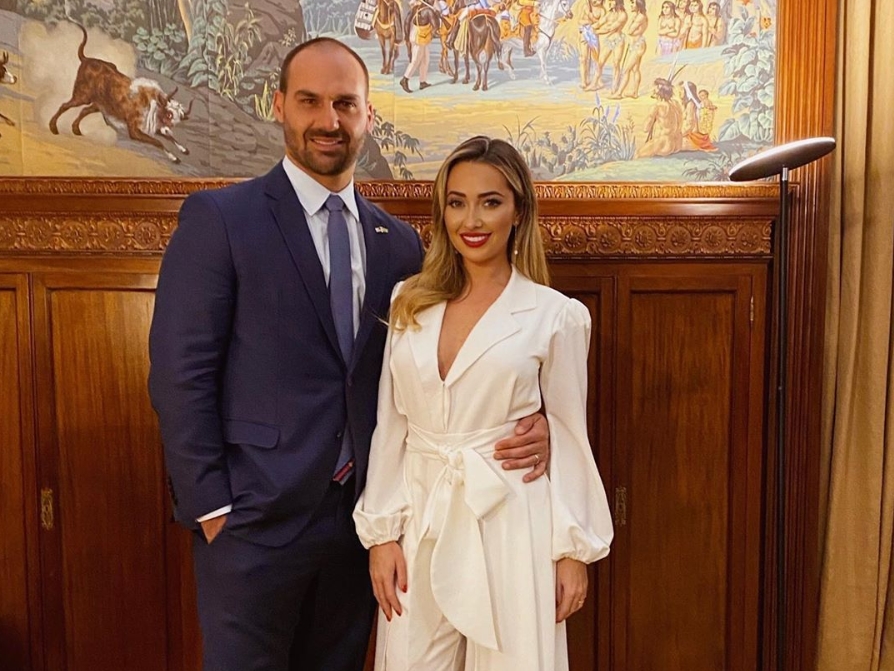 Eduardo Bolsonaro e Heloísa Wolf estão à espera do primeiro filho