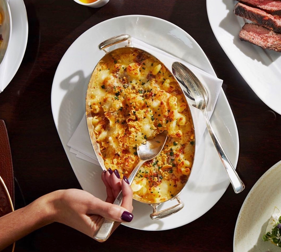 Chef de hotel cinco estrelas em Londres ensina a receita do clássico Mac & Cheese