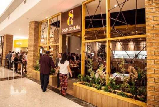 Minalba premium participa de campanha para auxiliar restaurantes de Fortaleza