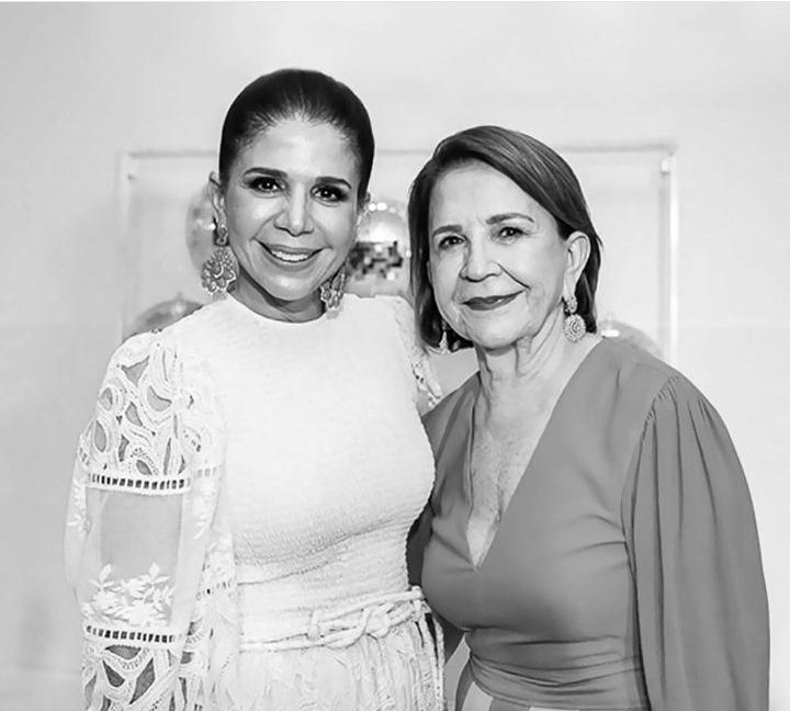 Lenita convida clientes especiais para participar da nova campanha em homenagem ao Dia das Mães Lenita convida clientes especiais para participar da nova campanha em homenagem ao Dia das Mães