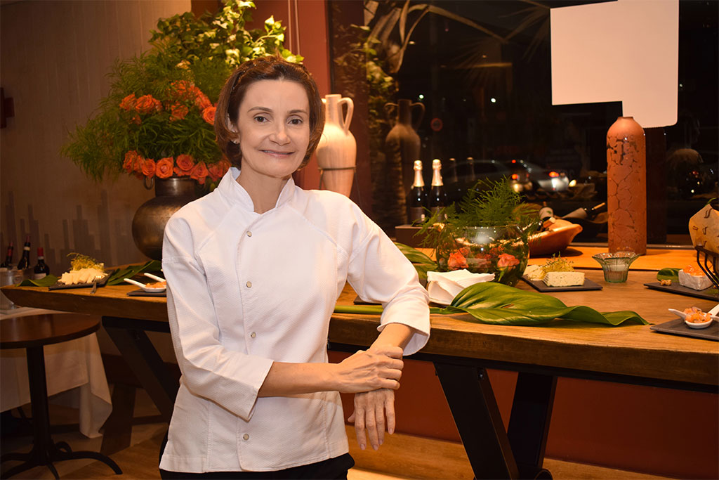 Chef Louise Benevides prepara receita ao vivo em live do Cabanã Del Primo