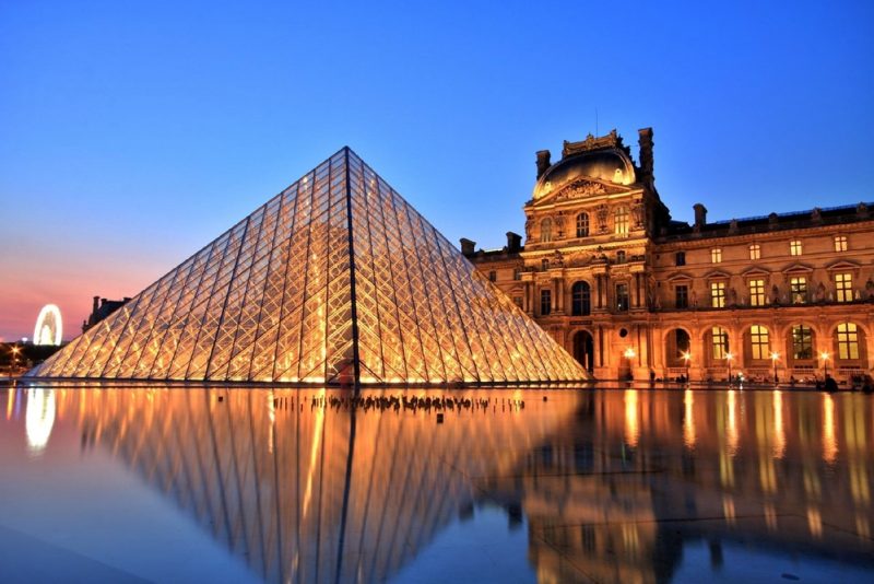 Museu Do Louvre Em Paris