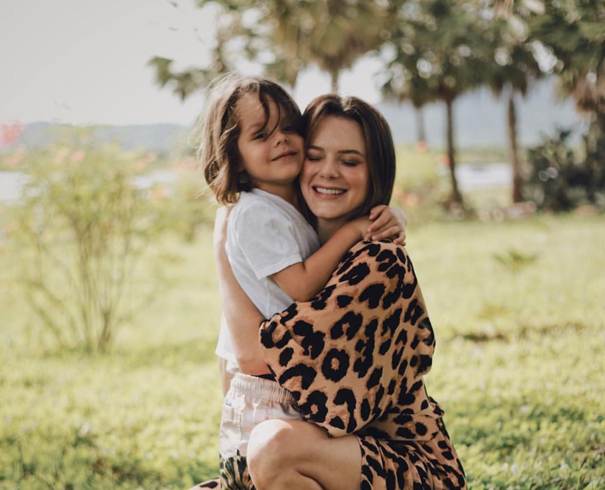 Bento e Paulinha Sampaio brilham na campanha de Dia das Mães do RioMar Fortaleza