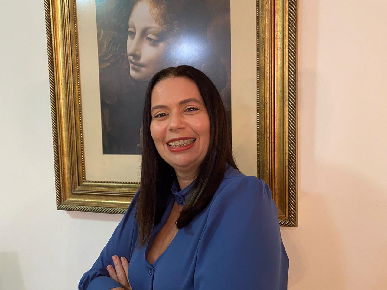 Educadora, consultora e mestre em controladoria pela USP, Ana Flávia Chaves participará de Live sobre Educação digital com Pompeu Vasconcelos Educadora, consultora e mestre em controladoria pela USP, Ana Flávia Chaves participará de Live sobre Educação digital com Pompeu Vasconcelos