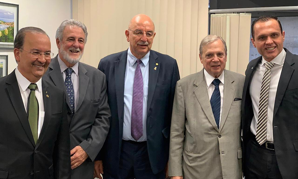 A Com Os Senadores Tasso Jereissati E Jorginho Melo, O Então Ministro Osmar Terra, E O Presidente Do Sebrae Nacional Carlos Melles, Em Reunião No Senado Federal Em 2019